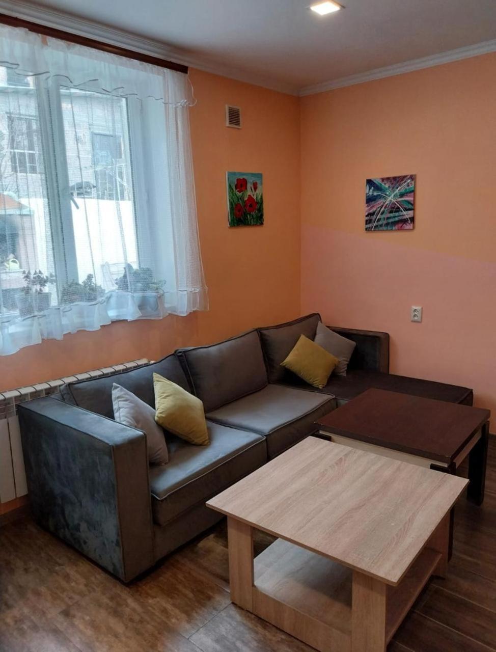 Like Home Guesthouse & Tours Jerevan Exteriér fotografie